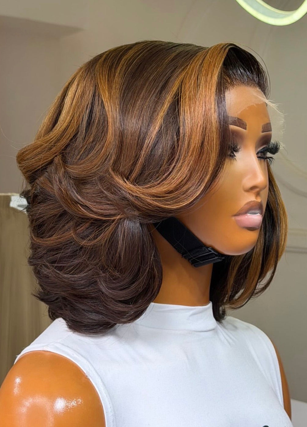 Layered Wavy Bob Brown blonde, 6BY6 HD Closure 10 Inches Wig